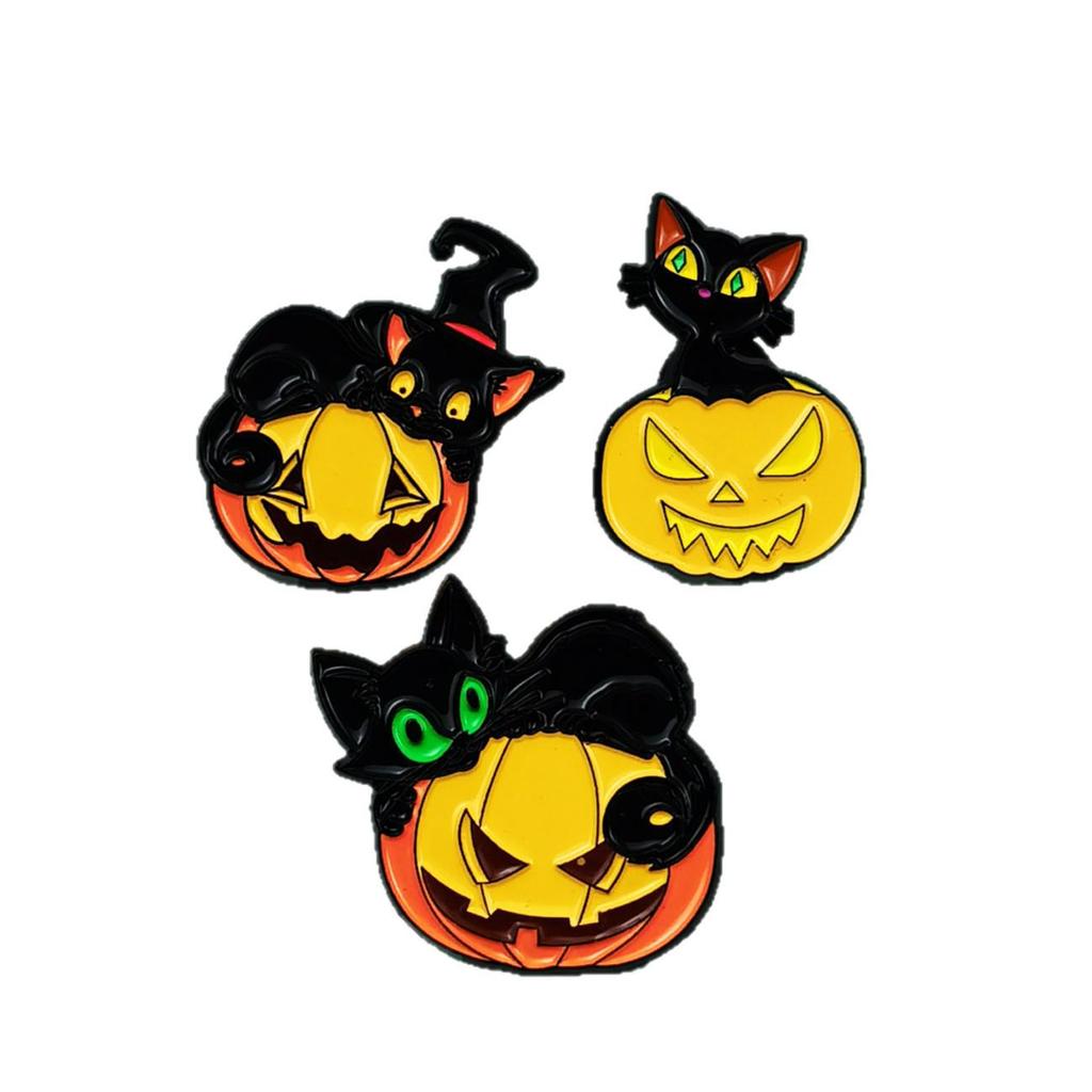 Creative Black Cat Halloween Brooch: Cute Cartoon Pumpkin Ornament for Clothing, Backpacks, and Accessories.