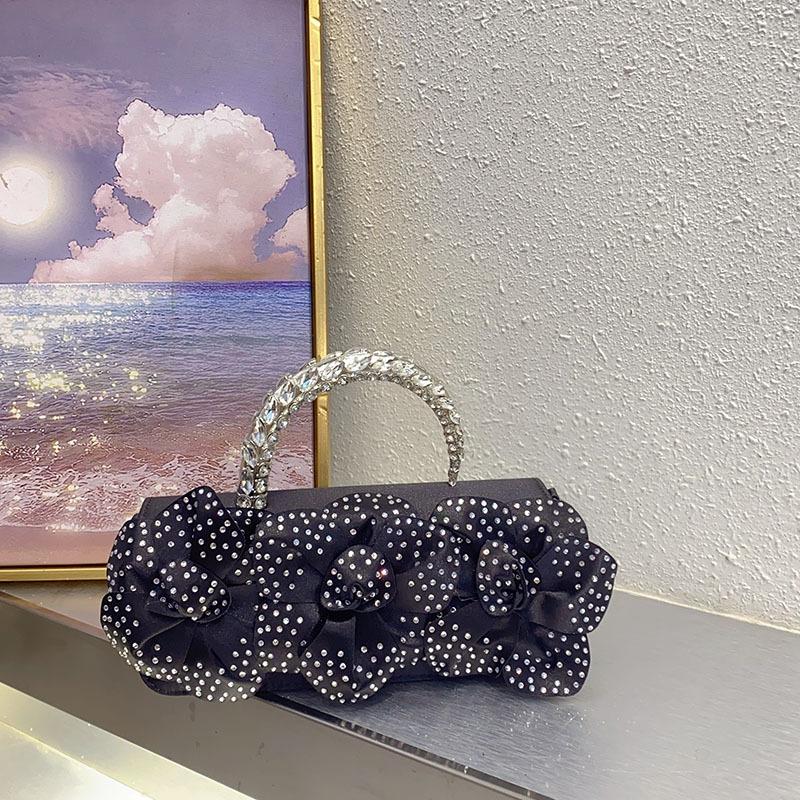 

Fashion versatile temperament women s handbag style high-end polka dot print diamond messenger women s bag