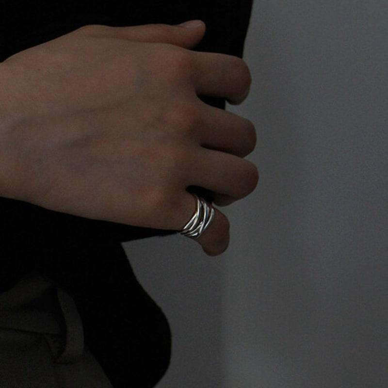 RACY Thread Silver Ring