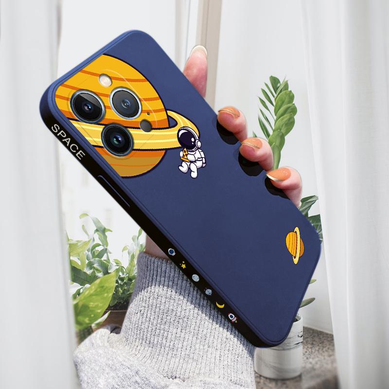 

Для iPhone 16 15 14 13 12 Pro Max 13 12 Mini 14 15 16 Plus SE Мультяшный Планета Астронавт Боковой Дизайн Мягкий Полный Защитный Чехол для Объектива iPhone 16 Plus темно-синий