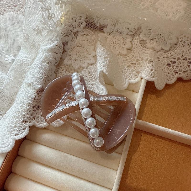 

Elegant Spring/Summer Style Crystal and Pearl Fashion Hair Clip, High Quality Minimalist and Versatile