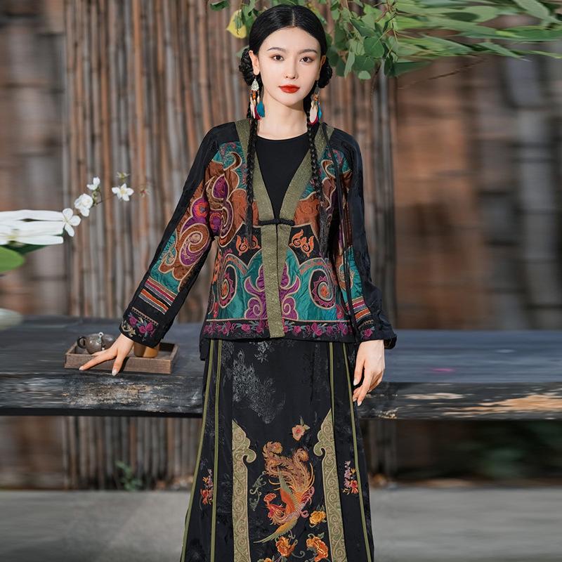 

Women s Embroidered Ethnic Jacket: Retro V-neck, Long Sleeve, Frog Button Cardigan XXL чёрный