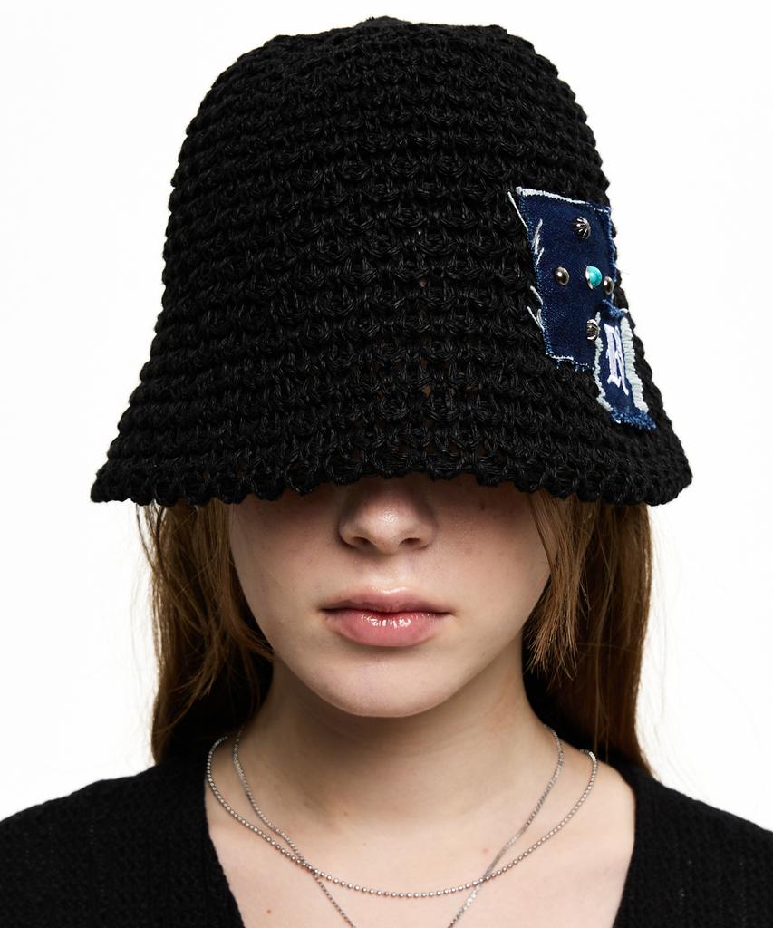 Aleseueseussi Rivet Patched Knit Bucket Hat - Black