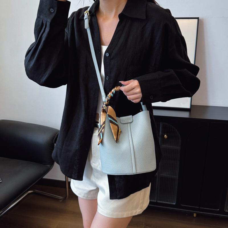 Fashion handbag, foreign style bucket bag, women's spring new textured shoulder bag, foreign style popular messenger bag