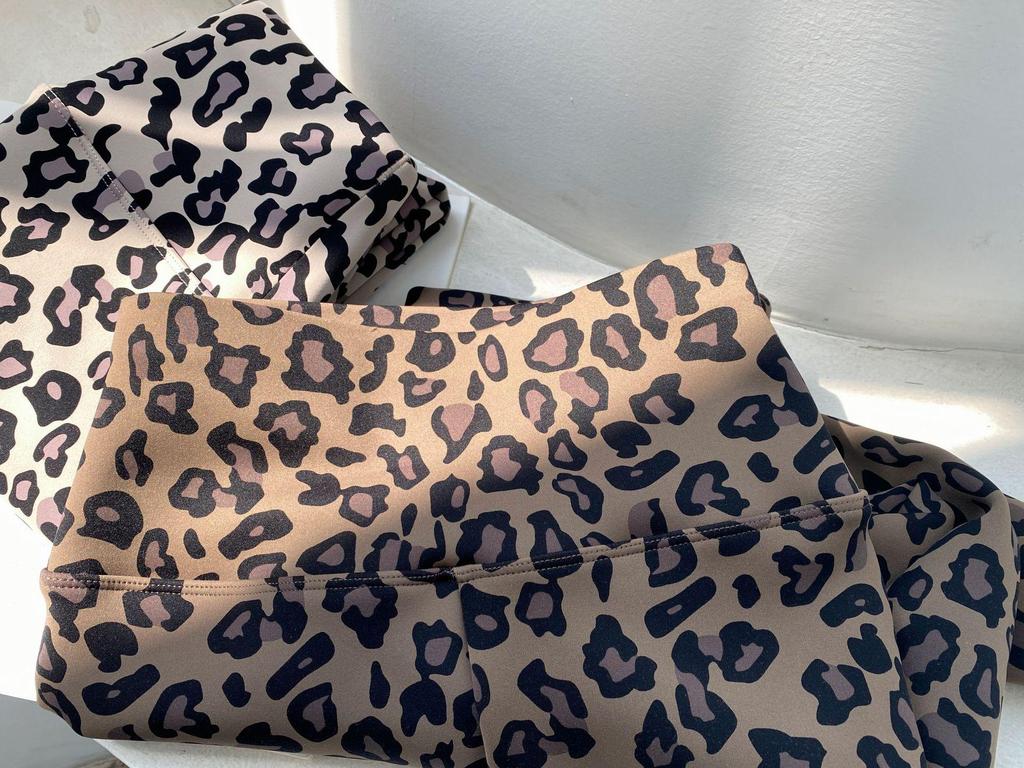 695 Autumn/Winter Leopard Print Faux Cashmere Shark Leggings - Warm, Thickened, Korean Style Slimming Nine-Point Pants