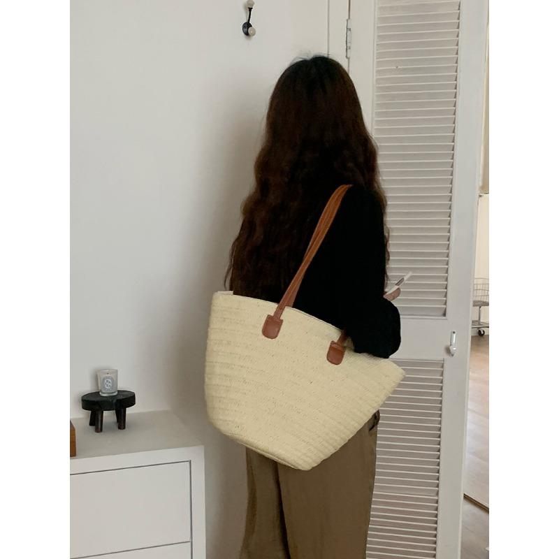 Straw Woven Bags for Women with Large Capacity New Style Vacation Beach Bags Woven Buckets and Vegetable Baskets Commuting Toys