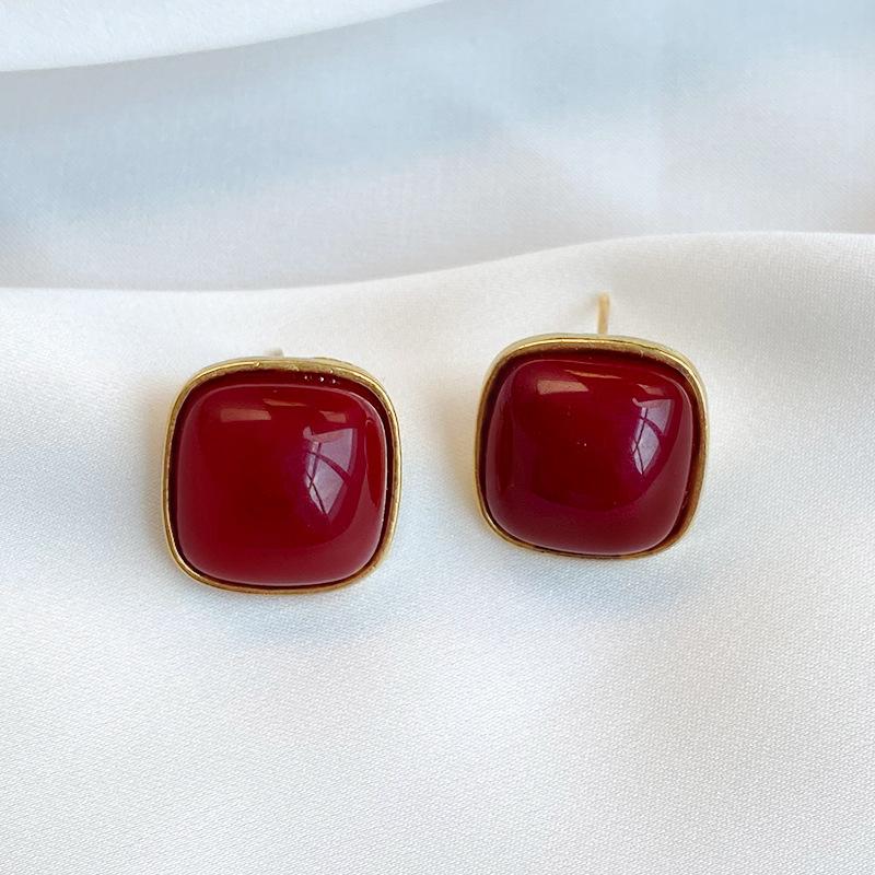 2026 New Retro Enamel Wine Red Metal Stud Earrings for Women Fashion Geometric Earrings Elegant Wedding Jewelry Accessories