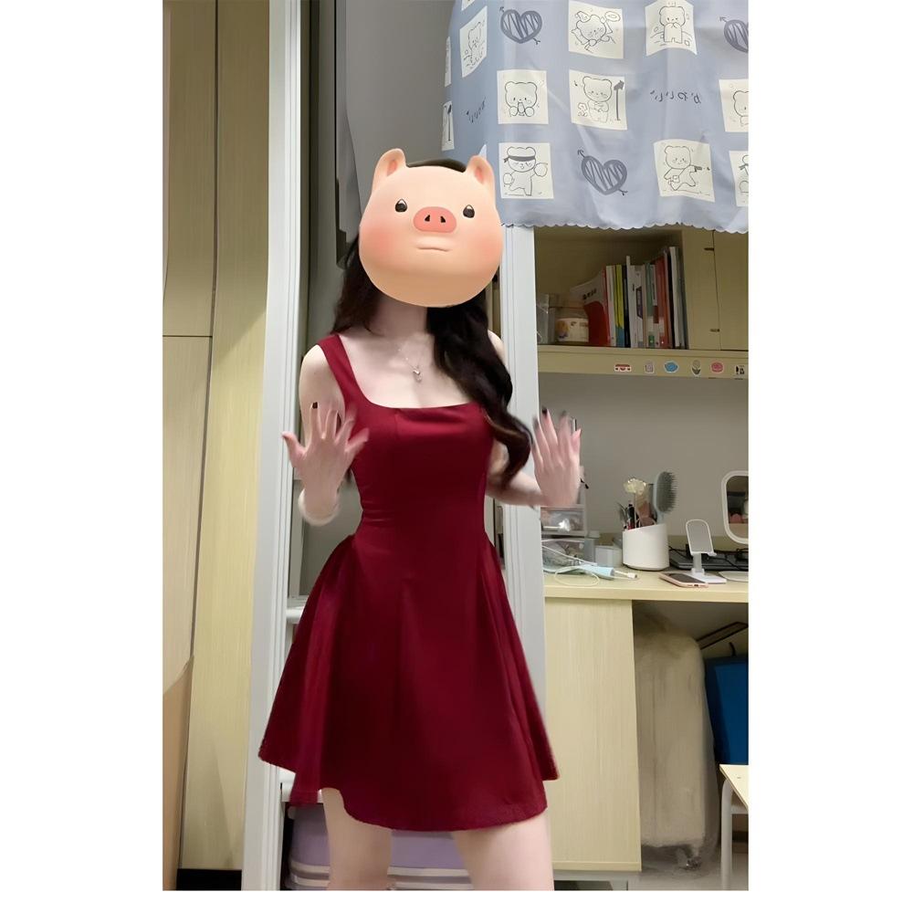 

Летняя повседневная женская одежда стиль темперамент талия короткая юбка новое маленькое красное платье на бретелях XL- (recommended 110-60kg)