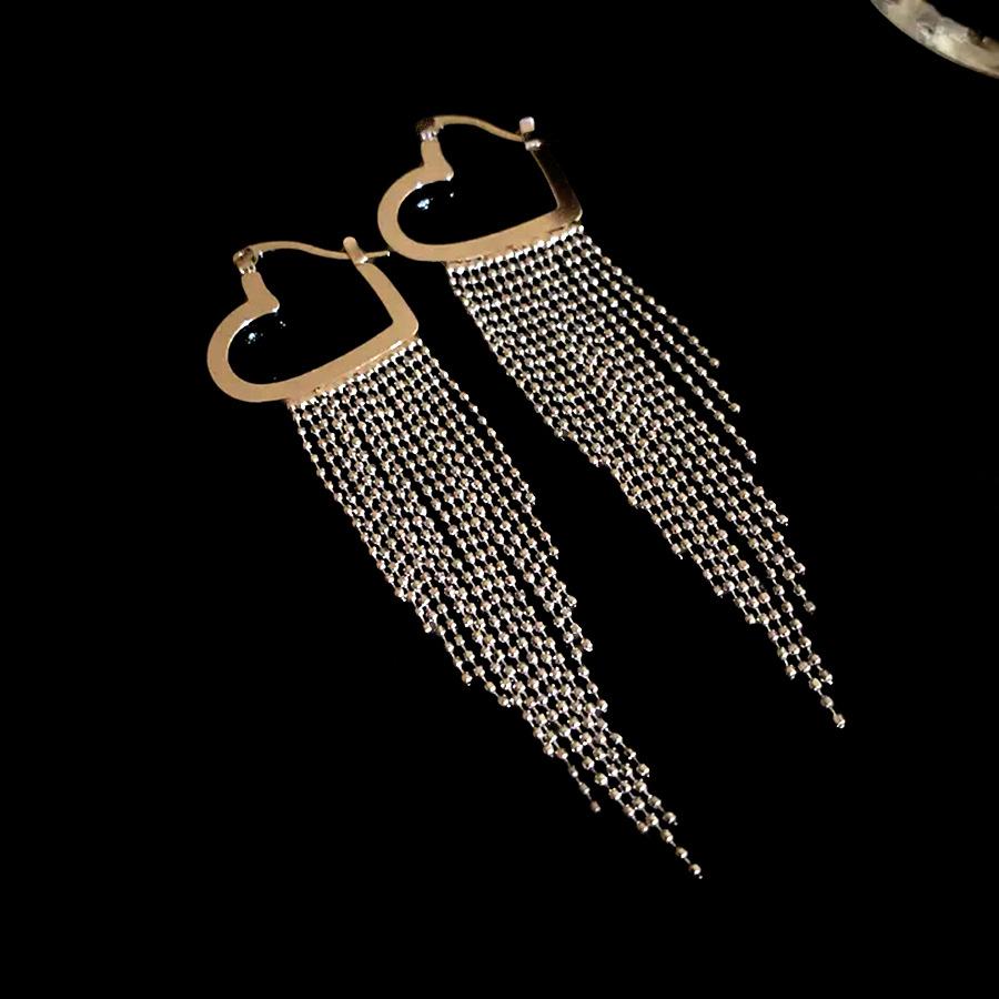 

European and American simple fashion love fringed ear buckle individual cold wind temperament versatile earrings light luxury high sense earrings