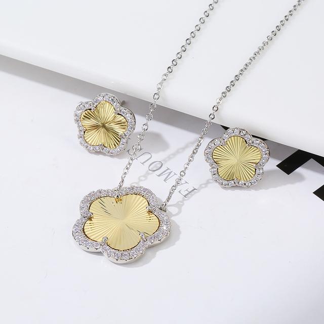 Top Quality Women Girls Five Leaf Flower Set Necklace Earrings Fashion Luxury Natural Stone Shell Set High Quality Zircon Gifts