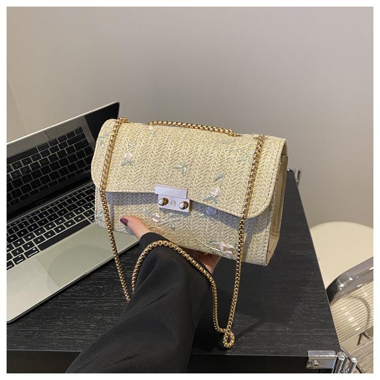 Weaving 2025 new trendy summer fashion casual foreign style straw weaving retro simple single shoulder fashion small square women's bag