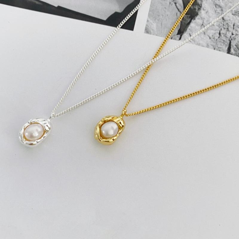 Women's French Pearl Pendant Necklace - Elegant, Versatile, and Chic Design