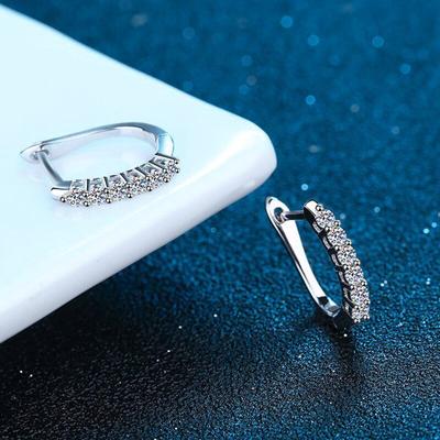 Orecchini a cerchio Moissanite in argento sterling placcato oro bianco 18 carati D Vvs1 Lab Diamond Dainty Fine Jewelry Orecchini a bottone per le donne