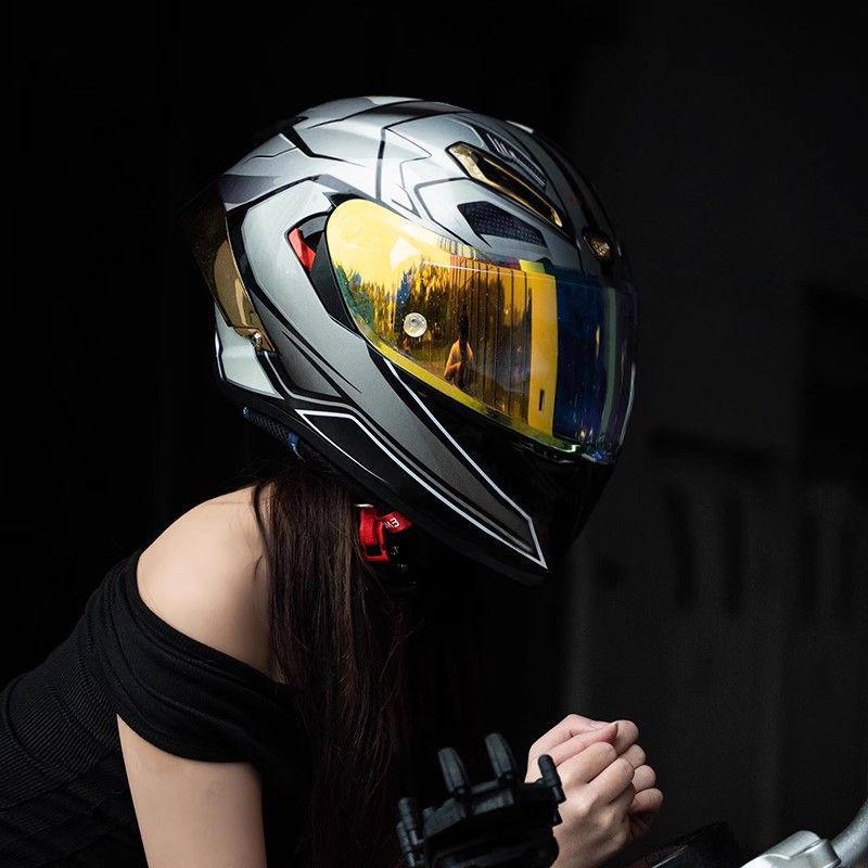 Unisex Carbon Fiber Full-Face Motorcycle Helmet with Bluetooth & Anti-Fog, 3C Certified for All Seasons