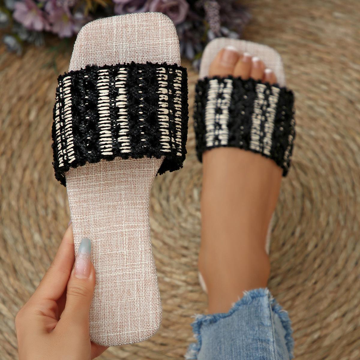 

[Foreign Trade] Temperament small fragrant style flat bottom cool slippers women wear seaside beach with skirt one-word drag 43