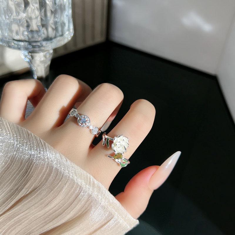 Camellia White Moonlight Diamond Flower Ring - Trendy Cool Style for Women, Perfect as an Index Finger Accessory.