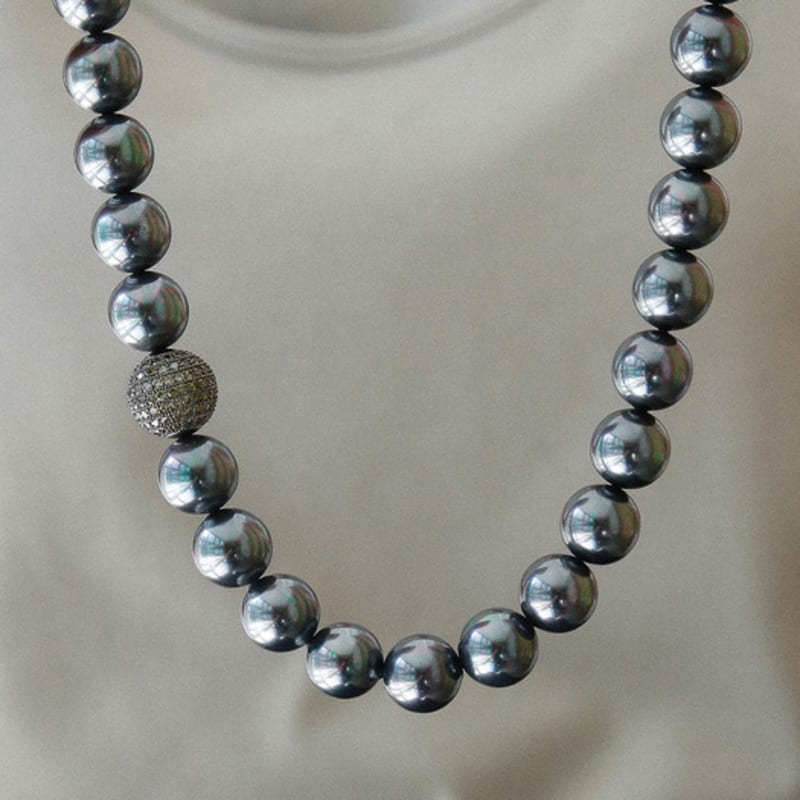 

J.Lauren Pave Cubic Ball 12mm Black Pearl Necklace Bn0588 single type