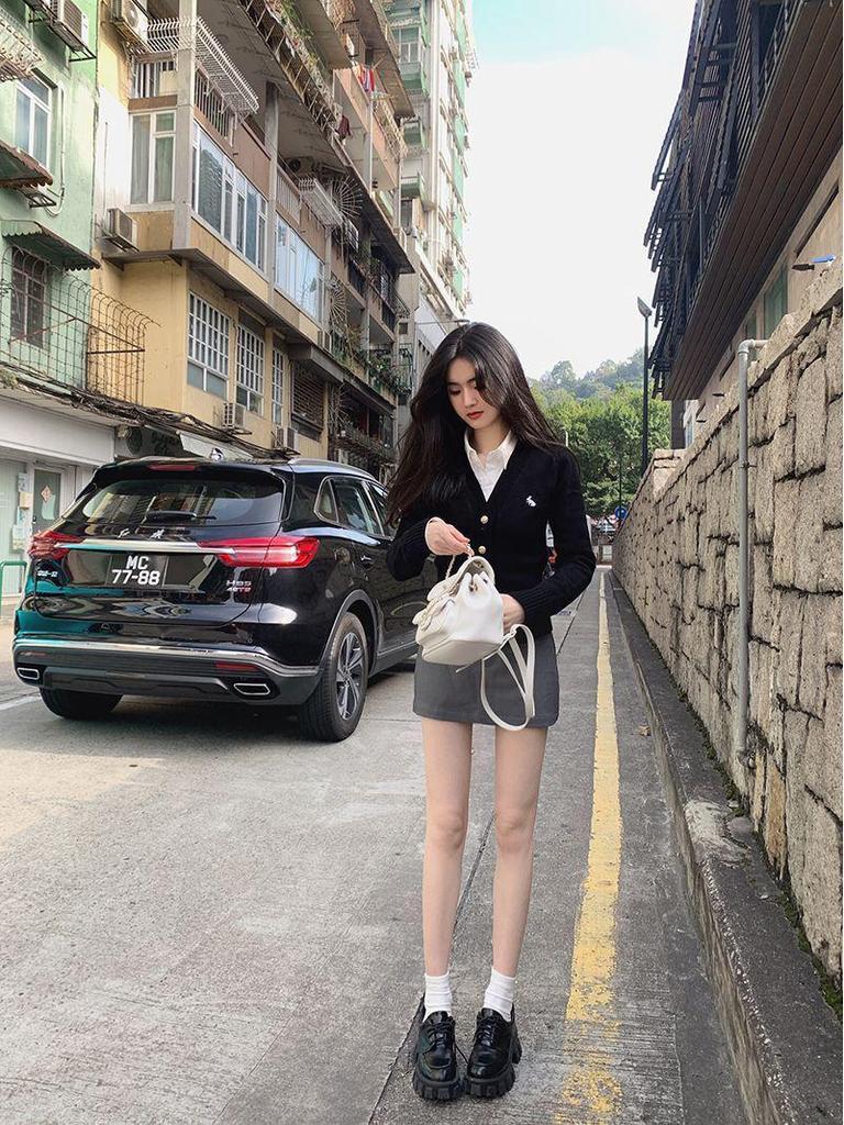 2025 Autumn/Winter V-neck Long Sleeve Knit Cardigan with Rabbit Embroidery – College Style Age-Reducing Versatile Top