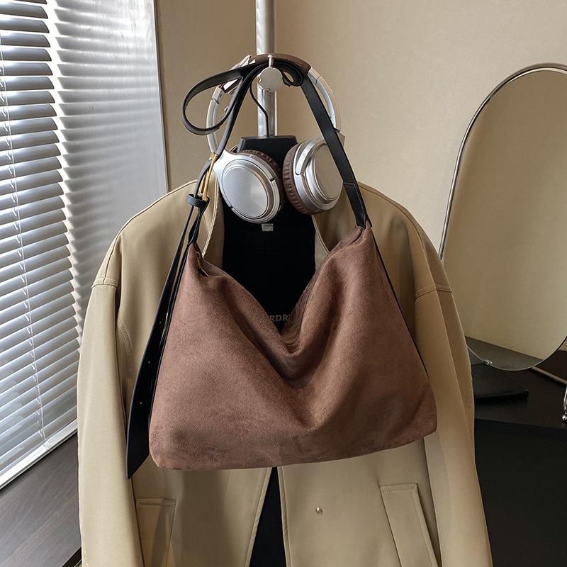 Large-capacity Bag Women's Autumn and Winter Versatile 2025 New Simple Niche Design Shoulder Messenger Bag Commuter Tote Bag