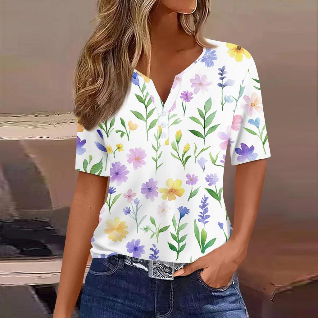 Damska koszulka z nadrukiem, dekoltem w serek, krótkim rękawem i ozdobnymi guzikami