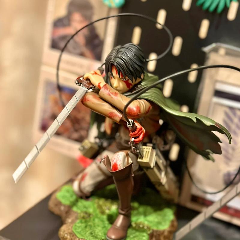 Kotobukiya Attack On Titan Levi Ackerman Anime Figure Battle Damaged Bloody Battle Kneeling Pose Collectible Statue Anime Figure