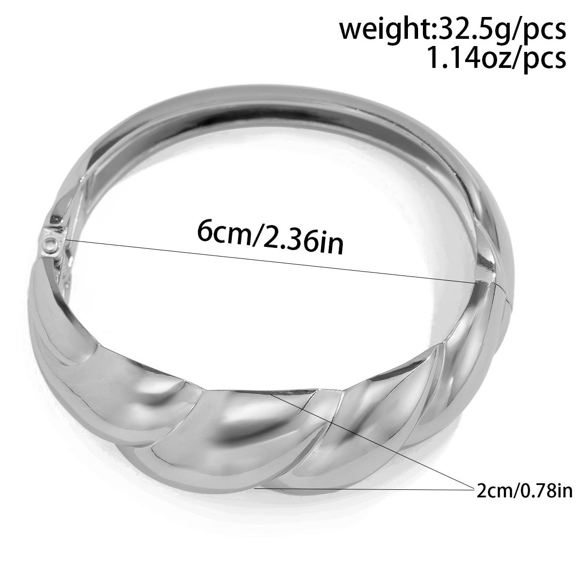 

Открытый золотой браслет, увеличенный браслет, персонализированный глянцевый браслет, высокая стойкость цвета, ювелирный браслет из гальванического глянцевого сплава.