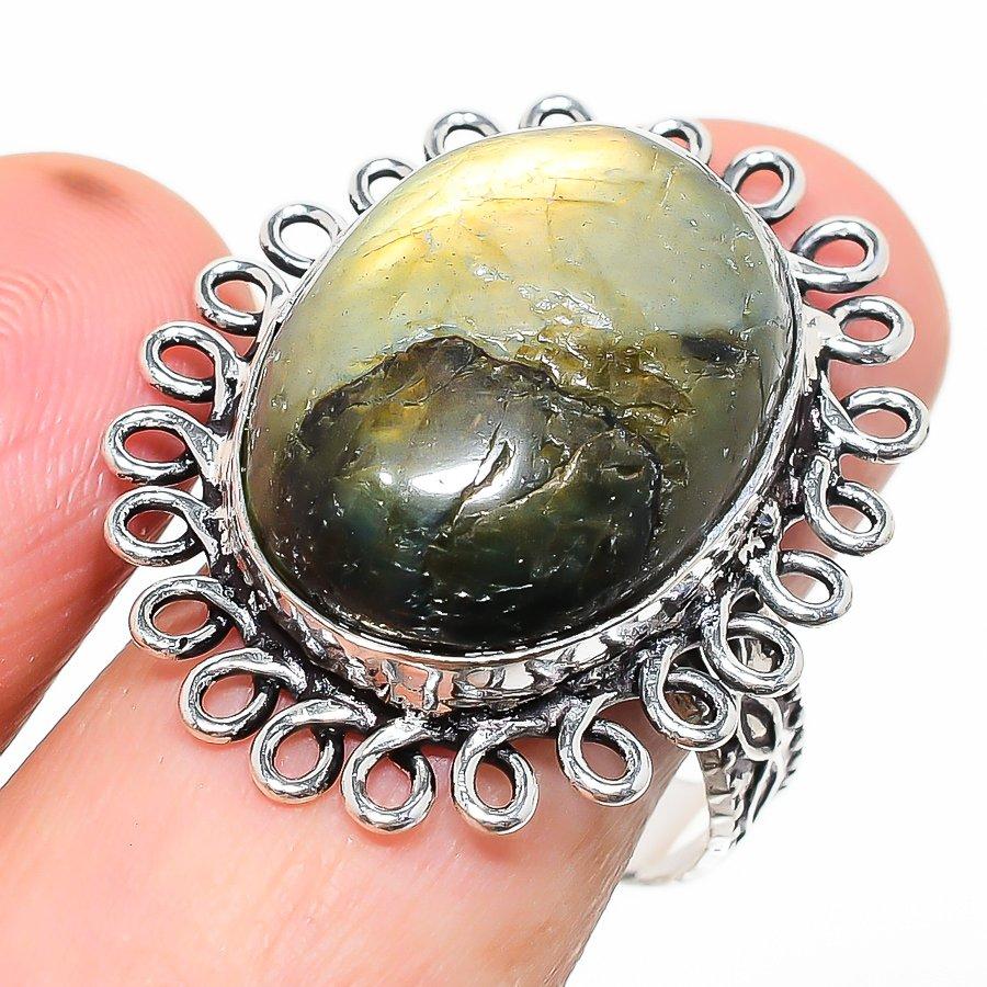 

Natural Labradorite Gemstone Handmade 925 Sterling Silver Ring Size 9.5 G6D86