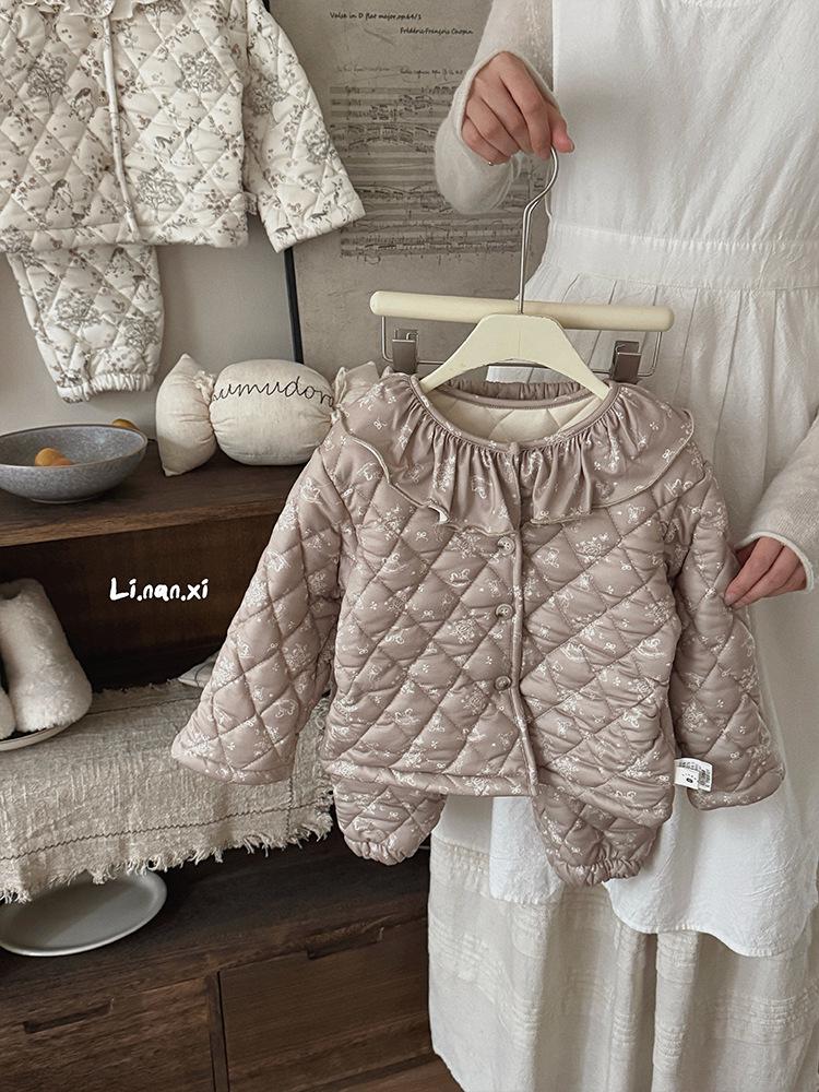 

88276 Зимний пижамный комплект для девочек - Новый стиль 2025, на флисовой подкладке, удобный, домашняя одежда с кружевной отделкой. 130 cm