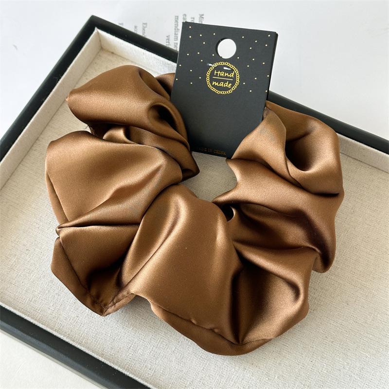 Elegant Retro Satin Scrunchie - Extra Large 18cm Diameter, Luxurious and Fashionable Hair Tie