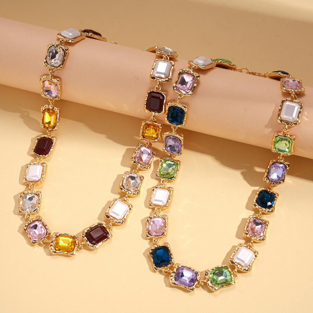 Vintage Diamond-encrusted Geometric Square Splicing Sweater Chain Court Style Heavy Industry Exquisite Necklace
