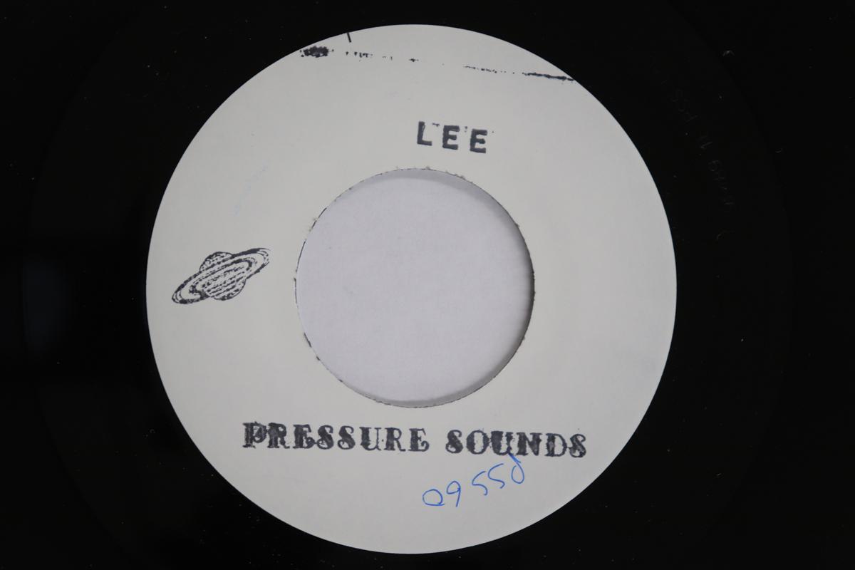 

7-дюймовая пластинка DON T LEE / GLEN ADAMS & ALVA LEWIS - Cool Cool Rocksteady / S-h-i (Я S PSS060 БЕЗ ЛЕЙБЛА/ П 2012 UK Регги, Ска и Даб Б/У