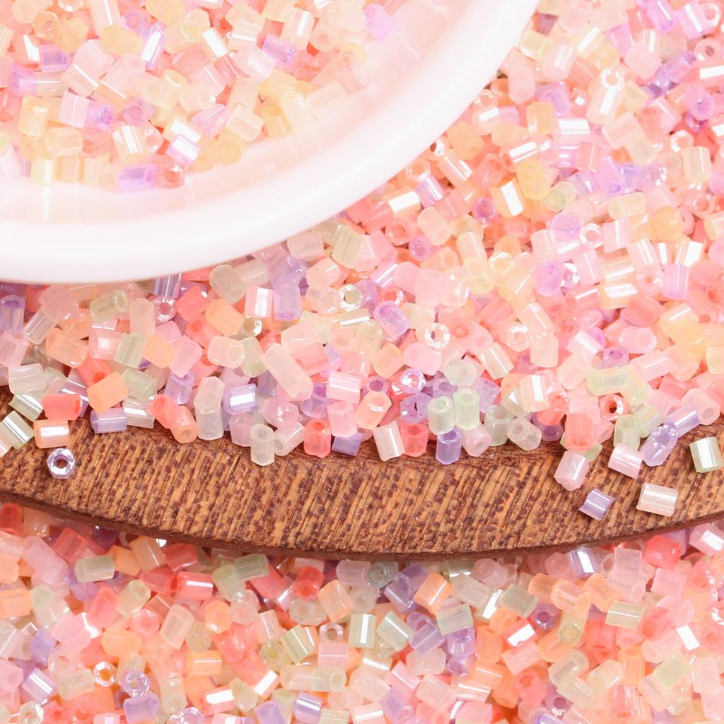 Około 52000 szt. Macaron Color Akrylowe DIY Akcesoria jubilerskie 2*3mm Okrągłe Koraliki Rurowe do Tworzenia Bransoletek