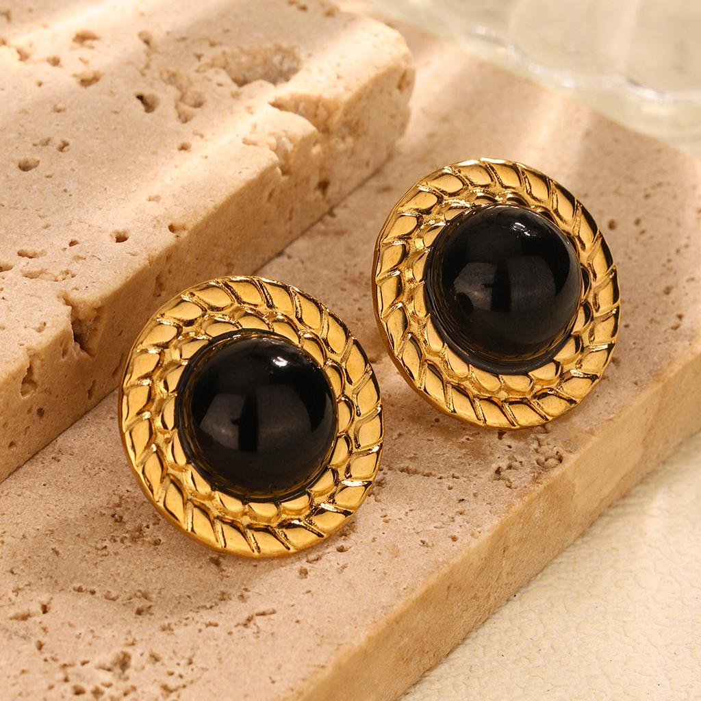 Stainless steel gold earrings, niche design sense light luxury metal studs, commuting versatile temperament earrings