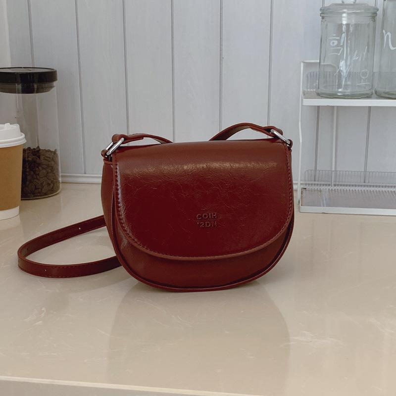 

Нишевый дизайн 2025 Женская модная сумка-кроссбоди в форме седла