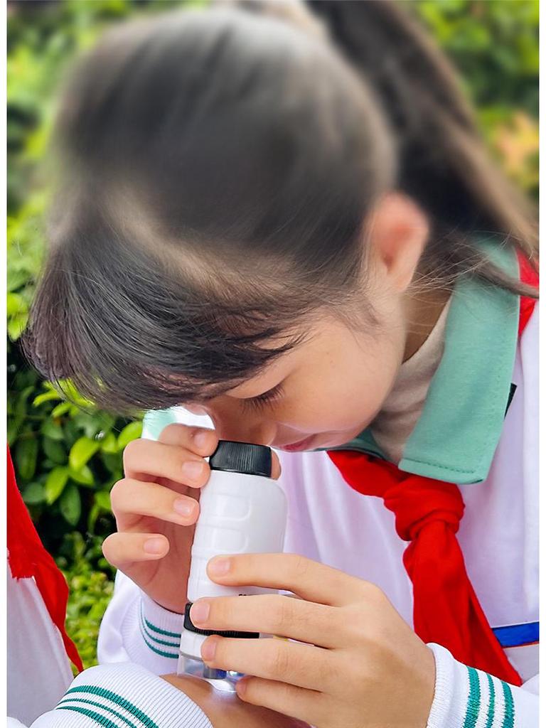 Portable High-Definition Handheld Microscope for Children's Science Education and Experiments