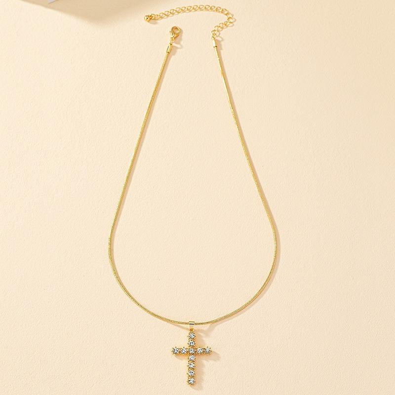 European and American e-commerce jewelry diamond cross pendant necklace female Internet celebrity fashion temperament with collarbone chain