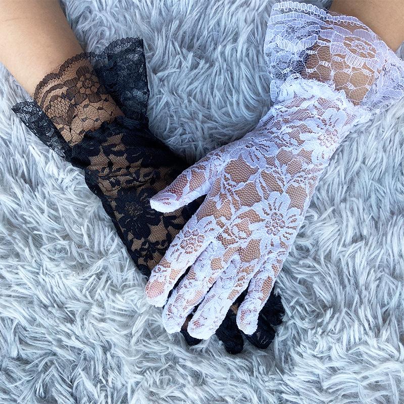 

Summer Chrysanthemum Lace Flower Sunscreen Gloves, Stage Performance Gloves one size fits all чорний