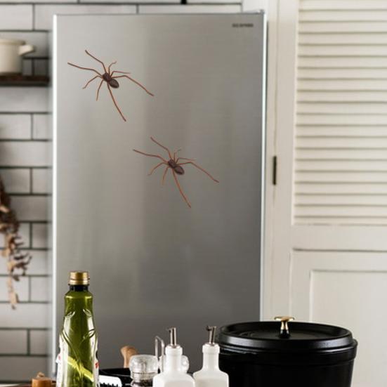 2 Pcs Spider Fridge Magnet Realistic Spider Figurine Removable Spooky Spider Magnet for Refrigerator Garage Door Car Locker Decoration