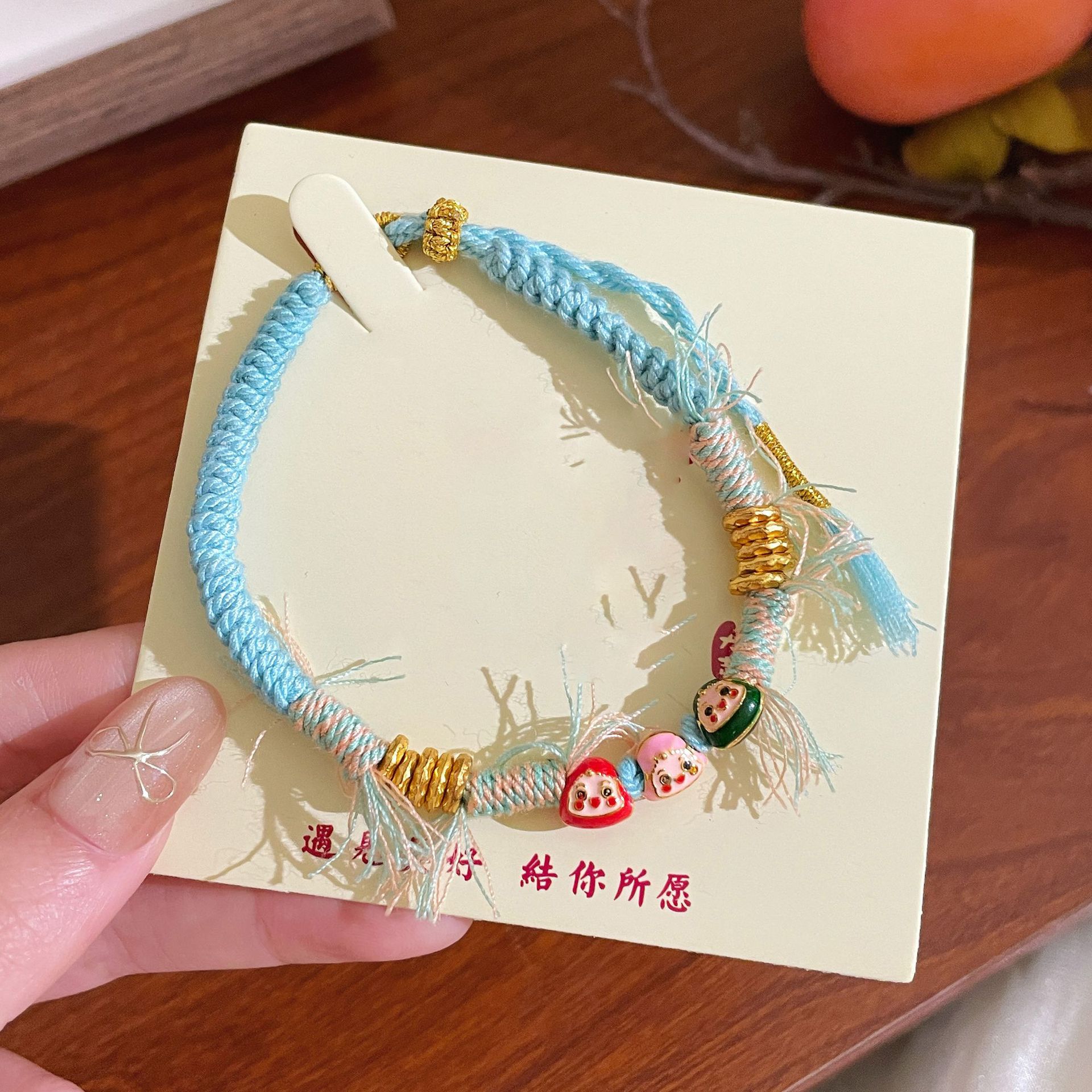 

Браслет ручной работы из плетеной веревки с треугольником, покрытым капающей эмалью, милый нишевый дизайн, темпераментный, модный, универсальный, изысканное ювелирное изделие для женщин