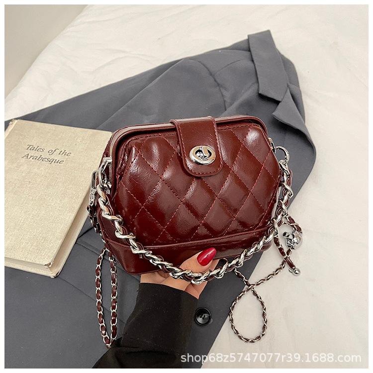 Box Bag Women's 2025 Explosion Super Fire Rhombus Chain Small Bag High Sense Ins Versatile Messenger Shell Bag Tide