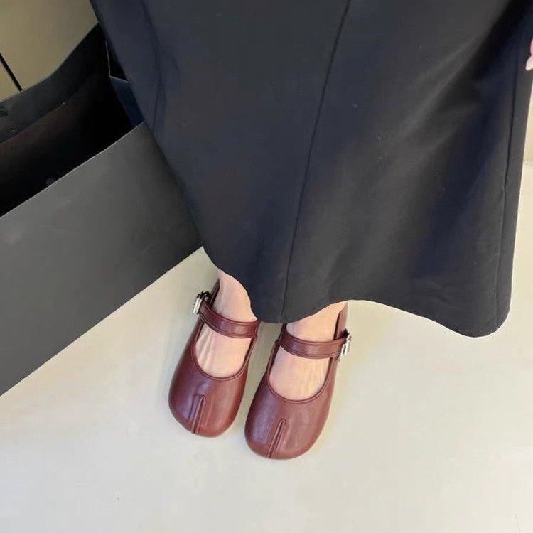 Fashionable and Comfortable Retro Fake Split-toe Mary Jane Single Shoes Female Summer Gentle Flat Commuter Soybean Shoes