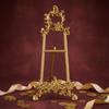 Verzierter Messing-Staffelei-Ständer mit durchbrochener Rollwerk-Display-Halterung, Bogenförmiger Oberteil-Ständer