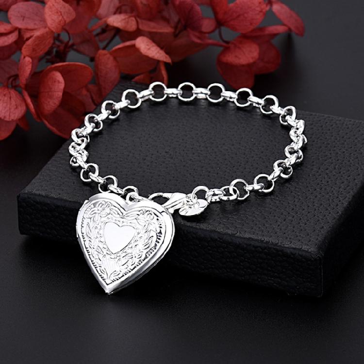 Charm Heart Shaped Frame Bracelet Photo Frame Pendant Bracelet Women Fashion and Wedding Jewelry for Various Occasion