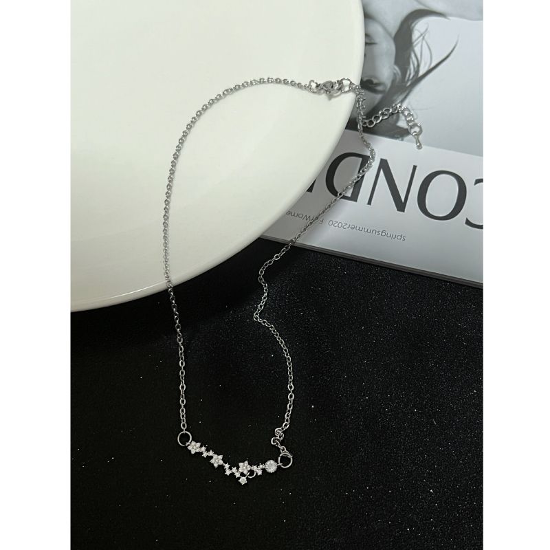 

Kansai New Arrival Zircon Cherry Blossom Snowflake XINGX Necklace Cold Style T-shirt Chain Ins Niche Personality Japanese and Korean Jewelry Chain length 40.5cm + extended chain 5.5cm