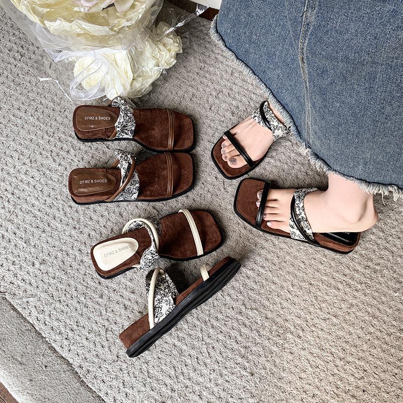 Slope heel one-word slippers for women's summer wear, new design sense, niche with skirt, thick-bottomed cool slippers for women