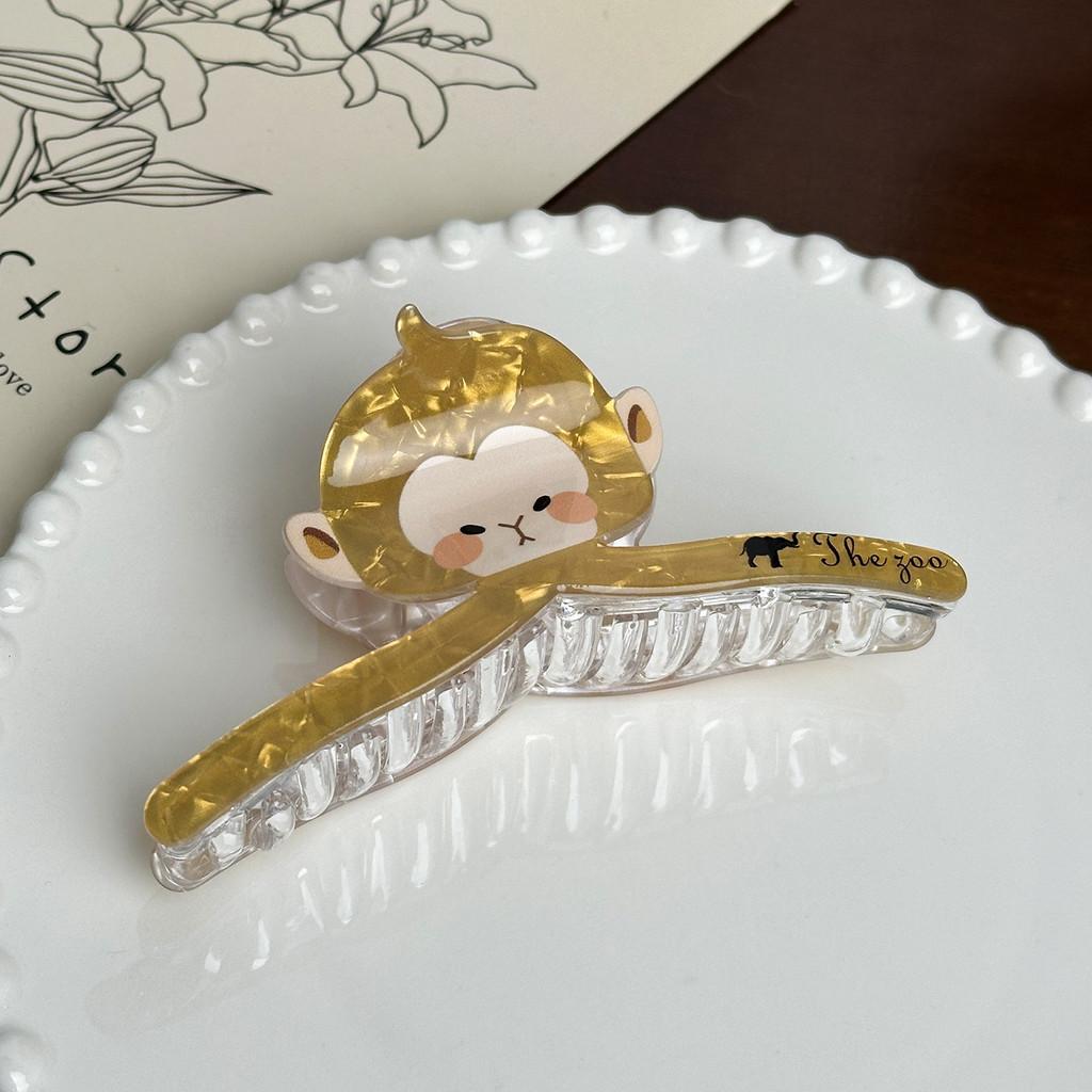 Adorable Large Bear Hair Claw Clip Stylish Acrylic Animal Hair Accessory For Women