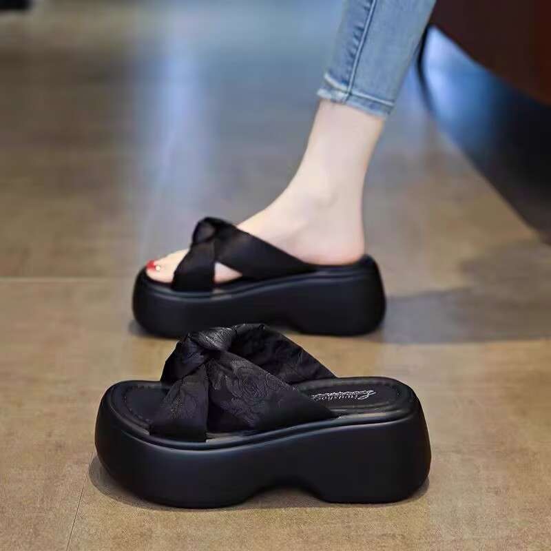 Gentle matching skirt platform slippers women's summer wear 2025 new muffin sandals high heels sandals soft-soled beach shoes