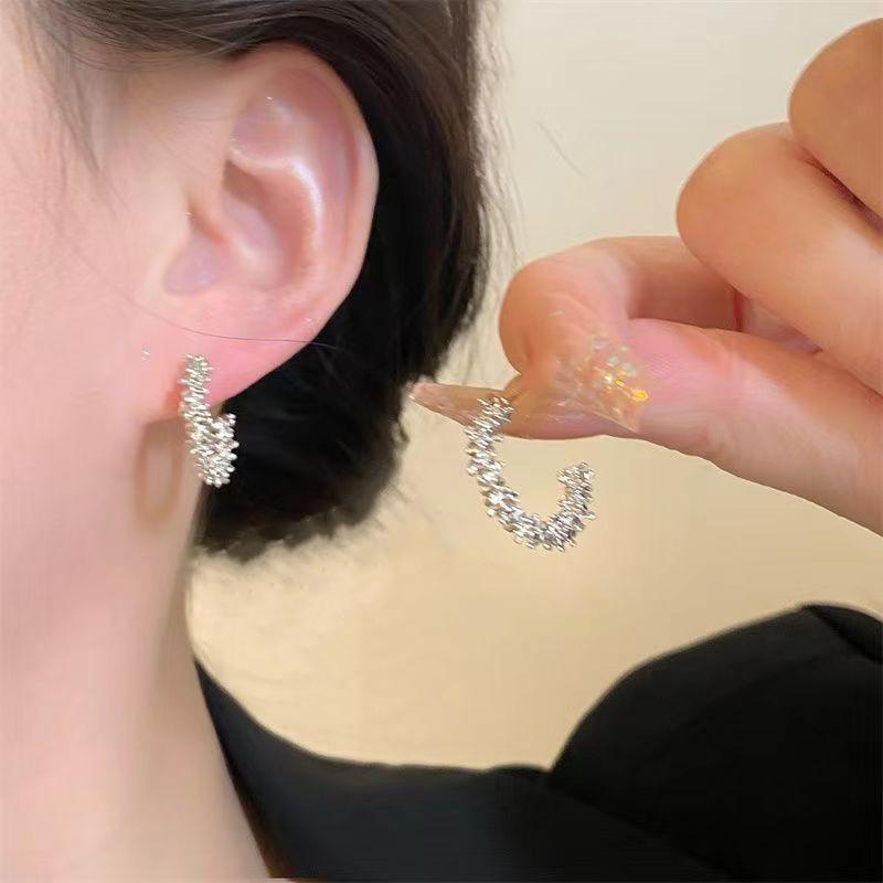Personality Versatile Irregular C-Type Stud Earrings Femininity Shiny Niche Design Earrings Fashion High-End Ears