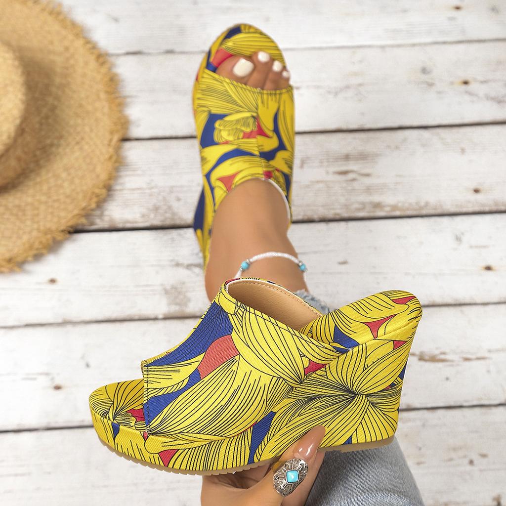 2025 new summer color matching style large size women's one-character thick-bottomed slope heel cool slippers