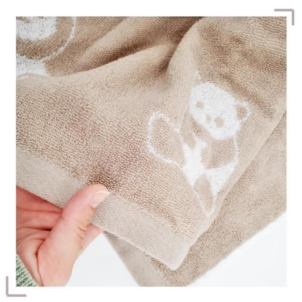 Cotton Bath Towel with a Sturdy Jacquard featuring a Cute Panda and Pose 120 x 60 cm Soft, 100% Weave, Design, White,